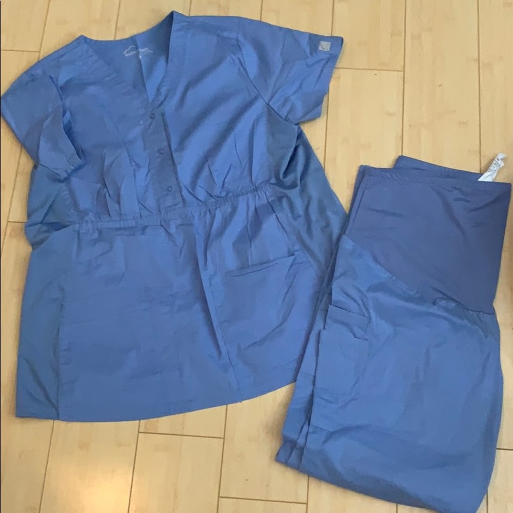 Maternity scrubs